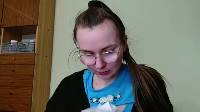 Snapshot of LooveELLYx chatting on January 23, 2025, 3:32 pm LooveELLYx online show from January 23, 2025, 3:32 pm