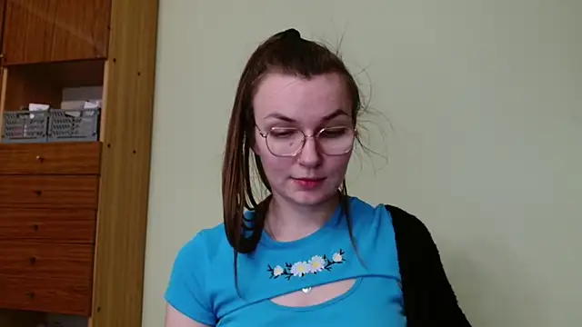 Snapshot of LooveELLYx chatting on January 23, 2025, 6:35 pm LooveELLYx online show from January 23, 2025, 6:35 pm