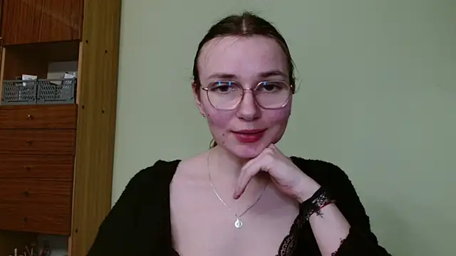 Snapshot of LooveELLYx chatting on February 5, 2025, 6:04 pm LooveELLYx online show from February 5, 2025, 6:04 pm