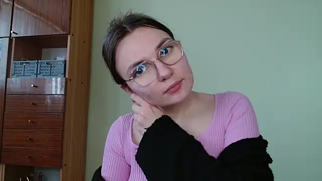 Snapshot of LooveELLYx chatting on February 14, 2025, 7:38 am LooveELLYx online show from February 14, 2025, 7:38 am