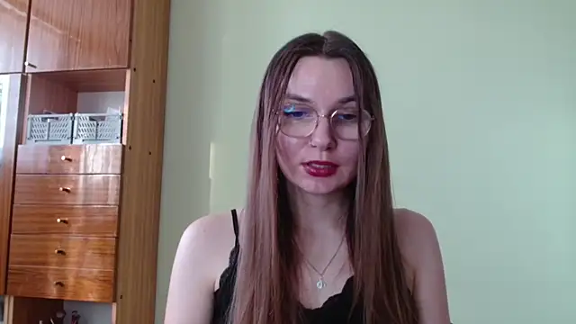 Snapshot of LooveELLYx chatting on February 24, 2025, 2:37 pm LooveELLYx online show from February 24, 2025, 2:37 pm