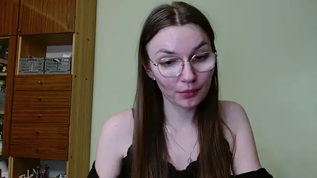 Snapshot of LooveELLYx chatting on February 24, 2025, 5:53 pm LooveELLYx online show from February 24, 2025, 5:53 pm