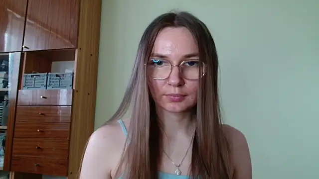 Snapshot of LooveELLYx chatting on February 25, 2025, 2:44 pm LooveELLYx online show from February 25, 2025, 2:44 pm