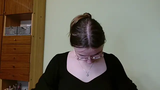 Snapshot of LooveELLYx chatting on February 26, 2025, 5:50 pm LooveELLYx online show from February 26, 2025, 5:50 pm