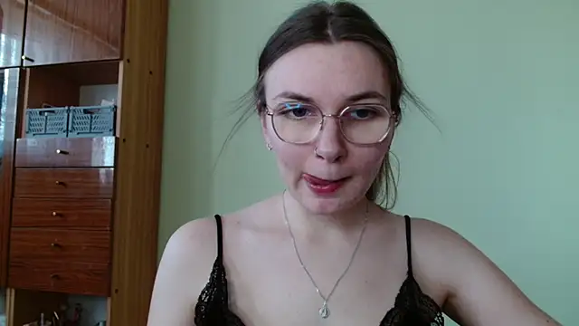 Snapshot of LooveELLYx chatting on March 7, 2025, 10:56 am LooveELLYx online show from March 7, 2025, 10:56 am