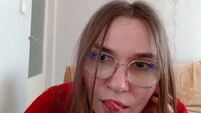 Snapshot of LooveELLYx chatting on March 15, 2025, 2:01 pm LooveELLYx online show from March 15, 2025, 2:01 pm