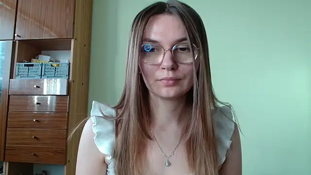 Snapshot of LooveELLYx chatting on October 2, 2025, 1:40 pm LooveELLYx online show from October 2, 2025, 1:40 pm