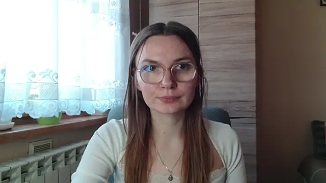 Snapshot of LooveELLYx chatting on November 5, 2025, 2:39 pm LooveELLYx online show from November 5, 2025, 2:39 pm