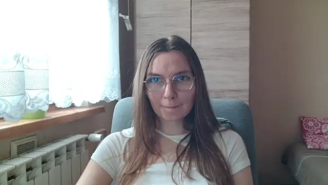 Snapshot of LooveELLYx chatting on November 12, 2025, 8:26 am LooveELLYx online show from November 12, 2025, 8:26 am