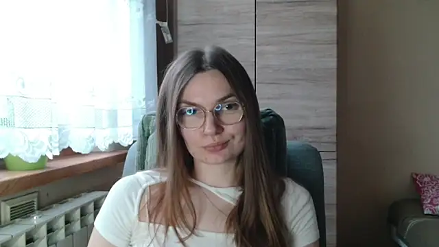 Snapshot of LooveELLYx chatting on December 20, 2025, 7:37 am LooveELLYx online show from December 20, 2025, 7:37 am