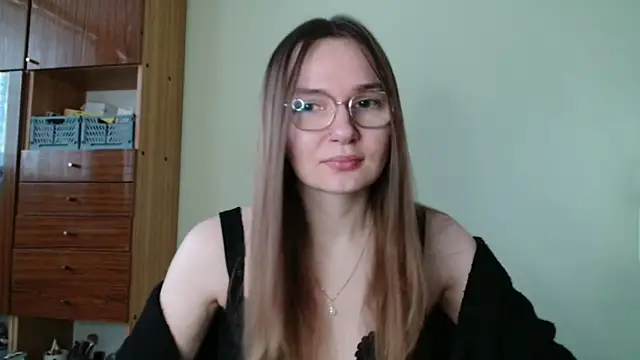 Snapshot of LooveELLYx chatting on January 15, 2026, 7:35 am LooveELLYx online show from January 15, 2026, 7:35 am