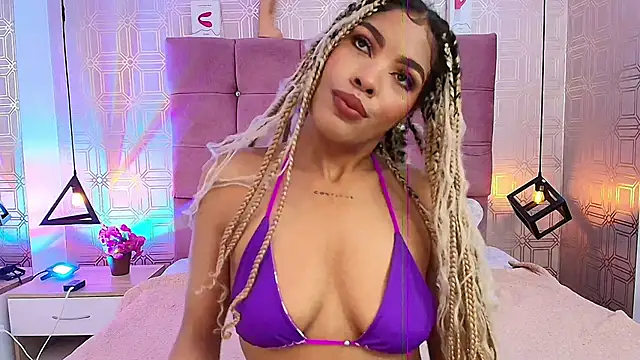 LexieBloom online show from October 9, 2025, 3:48 am