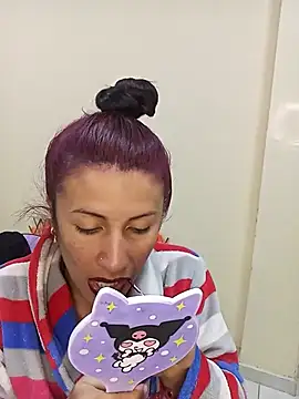 karinnahotdirty online show from November 19, 2025, 9:59 pm