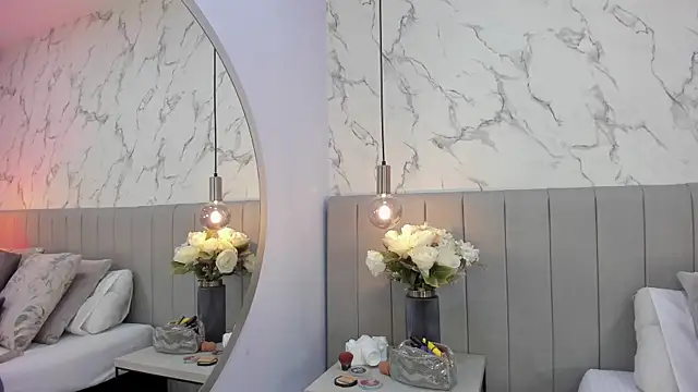 Snapshot of Karlla_Brown chatting on June 10, 2026, 1:21 pm Karlla Brown online show from June 10, 2026, 1:21 pm