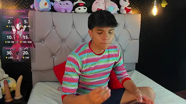 Snapshot of Thiago_Kozak chatting on September 17, 2025, 12:29 pm Thiago Kozak online show from September 17, 2025, 12:29 pm