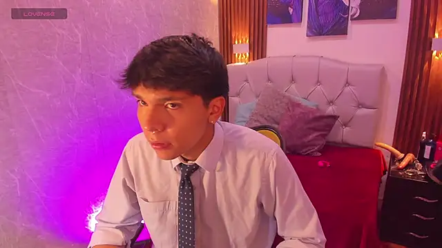 Snapshot of Thiago_Kozak chatting on October 25, 2025, 12:45 pm Thiago Kozak online show from October 25, 2025, 12:45 pm