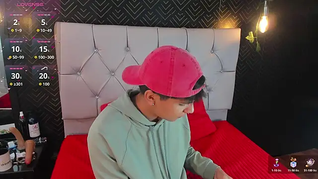 Snapshot of Thiago_Kozak chatting on November 1, 2025, 1:57 pm Thiago Kozak online show from November 1, 2025, 1:57 pm