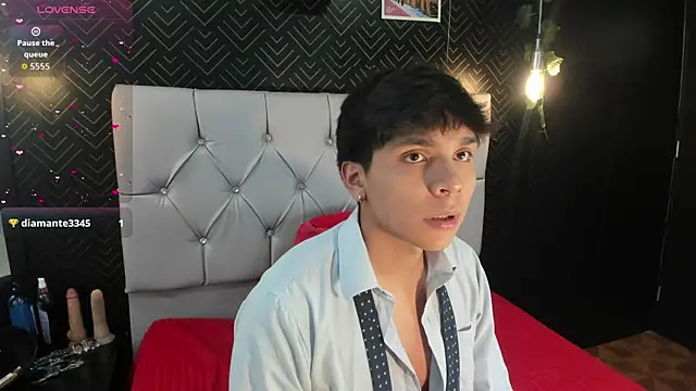 Snapshot of Thiago_Kozak chatting on November 7, 2025, 1:00 pm Thiago Kozak online show from November 7, 2025, 1:00 pm