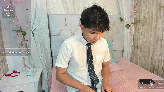 Snapshot of Thiago_Kozak chatting on November 17, 2025, 1:28 pm Thiago Kozak online show from November 17, 2025, 1:28 pm