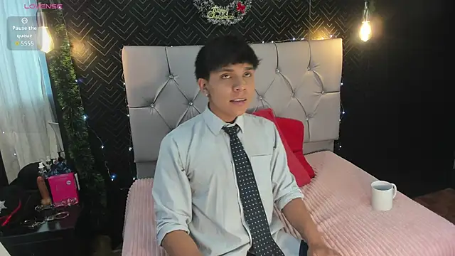 Snapshot of Thiago_Kozak chatting on November 22, 2025, 12:59 pm Thiago Kozak online show from November 22, 2025, 12:59 pm