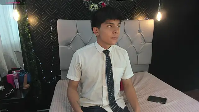 Snapshot of Thiago_Kozak chatting on November 25, 2025, 12:38 pm Thiago Kozak online show from November 25, 2025, 12:38 pm