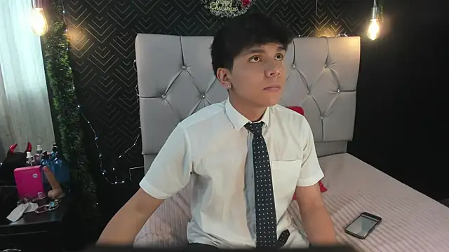 Snapshot of Thiago_Kozak chatting on November 26, 2025, 1:56 pm Thiago Kozak online show from November 26, 2025, 1:56 pm