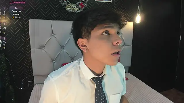 Snapshot of Thiago_Kozak chatting on November 27, 2025, 12:29 pm Thiago Kozak online show from November 27, 2025, 12:29 pm