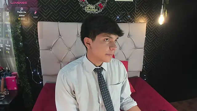 Snapshot of Thiago_Kozak chatting on December 1, 2025, 12:10 pm Thiago Kozak online show from December 1, 2025, 12:10 pm