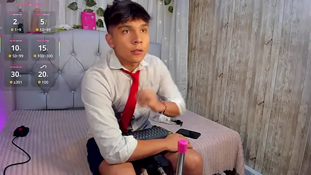 Snapshot of Thiago_Kozak chatting on June 12, 2026, 8:08 pm Thiago Kozak online show from June 12, 2026, 8:08 pm