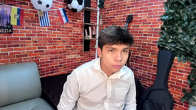 Snapshot of Thiago_Kozak chatting on July 1, 2026, 1:45 pm Thiago Kozak online show from July 1, 2026, 1:45 pm