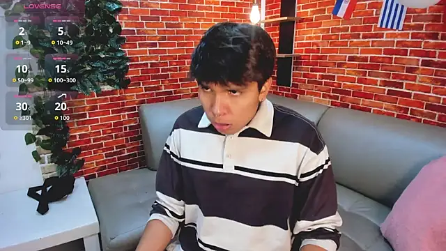 Snapshot of Thiago_Kozak chatting on July 8, 2026, 2:54 pm Thiago Kozak online show from July 8, 2026, 2:54 pm