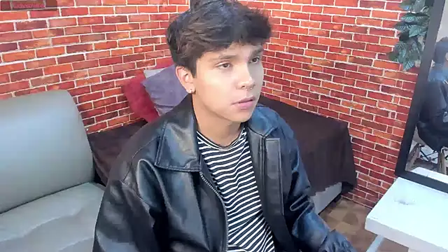 Snapshot of Thiago_Kozak chatting on July 17, 2026, 1:18 pm Thiago Kozak online show from July 17, 2026, 1:18 pm