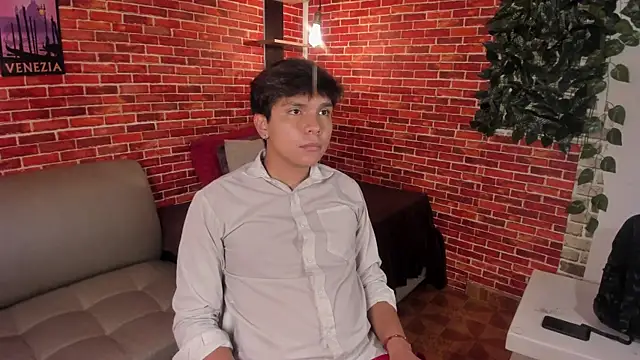 Snapshot of Thiago_Kozak chatting on July 21, 2026, 1:35 pm Thiago Kozak online show from July 21, 2026, 1:35 pm