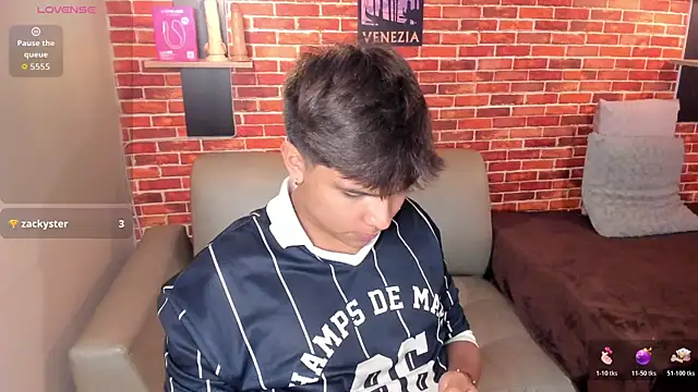 Snapshot of Thiago_Kozak chatting on July 28, 2026, 4:39 pm Thiago Kozak online show from July 28, 2026, 4:39 pm