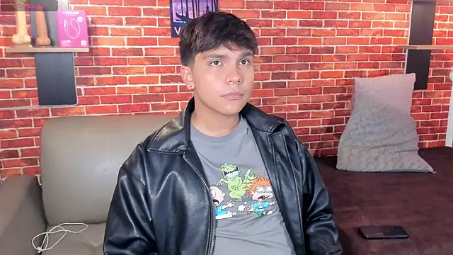 Snapshot of Thiago_Kozak chatting on July 29, 2026, 1:53 pm Thiago Kozak online show from July 29, 2026, 1:53 pm