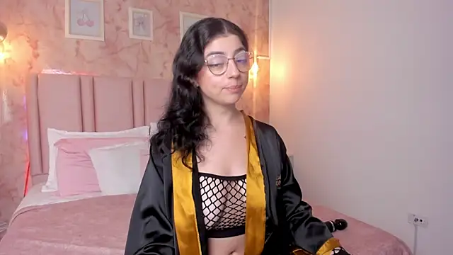 anntonella watson online show from October 6, 2025, 11:40 am