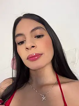Snapshot of MartiinaRosse chatting on July 7, 2026, 10:14 pm MartiinaRosse online show from July 7, 2026, 10:14 pm