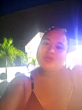 Snapshot of Kat_Valen chatting on October 10, 2025, 1:59 am Kat Valen online show from October 10, 2025, 1:59 am
