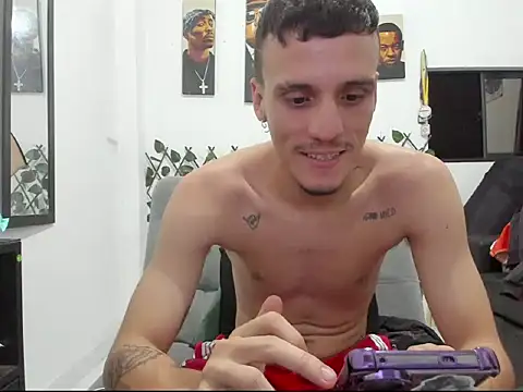 Snapshot of Latins_Boss chatting on May 11, 2026, 12:16 am Latins Boss online show from May 11, 2026, 12:16 am