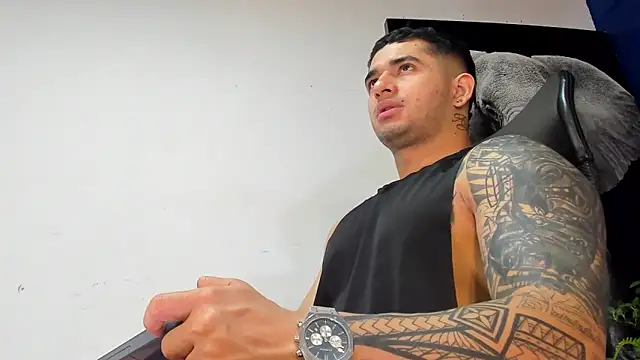 king falconer online show from November 4, 2025, 1:38 am