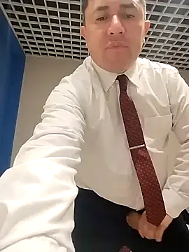 BigCristh79 online show from November 11, 2025, 4:45 am