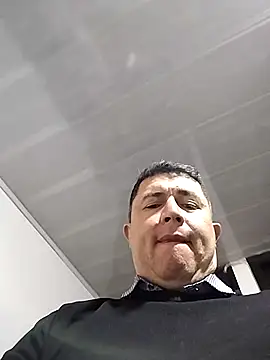 BigCristh79 online show from April 27, 2026, 12:47 pm