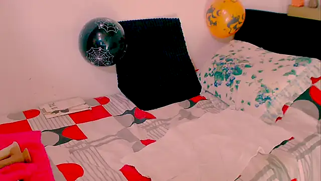 Kendraline1 online show from October 30, 2025, 9:15 pm