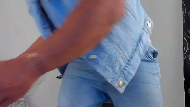 magnusclark online show from February 2, 2026, 6:39 pm