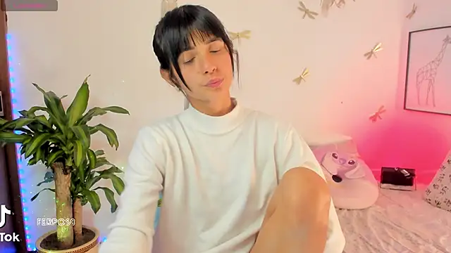 princessluna 19 online show from April 11, 2026, 9:30 pm