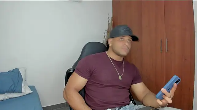 Evansdark1 online show from April 12, 2026, 12:48 am