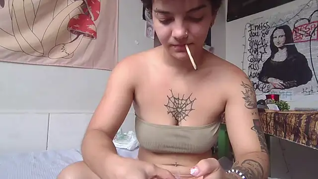 Snapshot of CamillyBlum chatting on April 22, 2026, 6:31 pm CamillyBlum online show from April 22, 2026, 6:31 pm