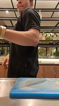 RobinLenoxx online show from November 13, 2025, 12:09 am