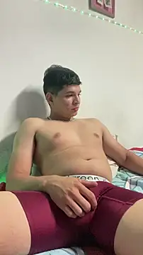 RobinLenoxx online show from November 22, 2025, 5:39 am