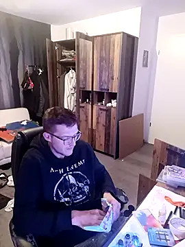 liema3156 online show from November 3, 2025, 8:54 pm